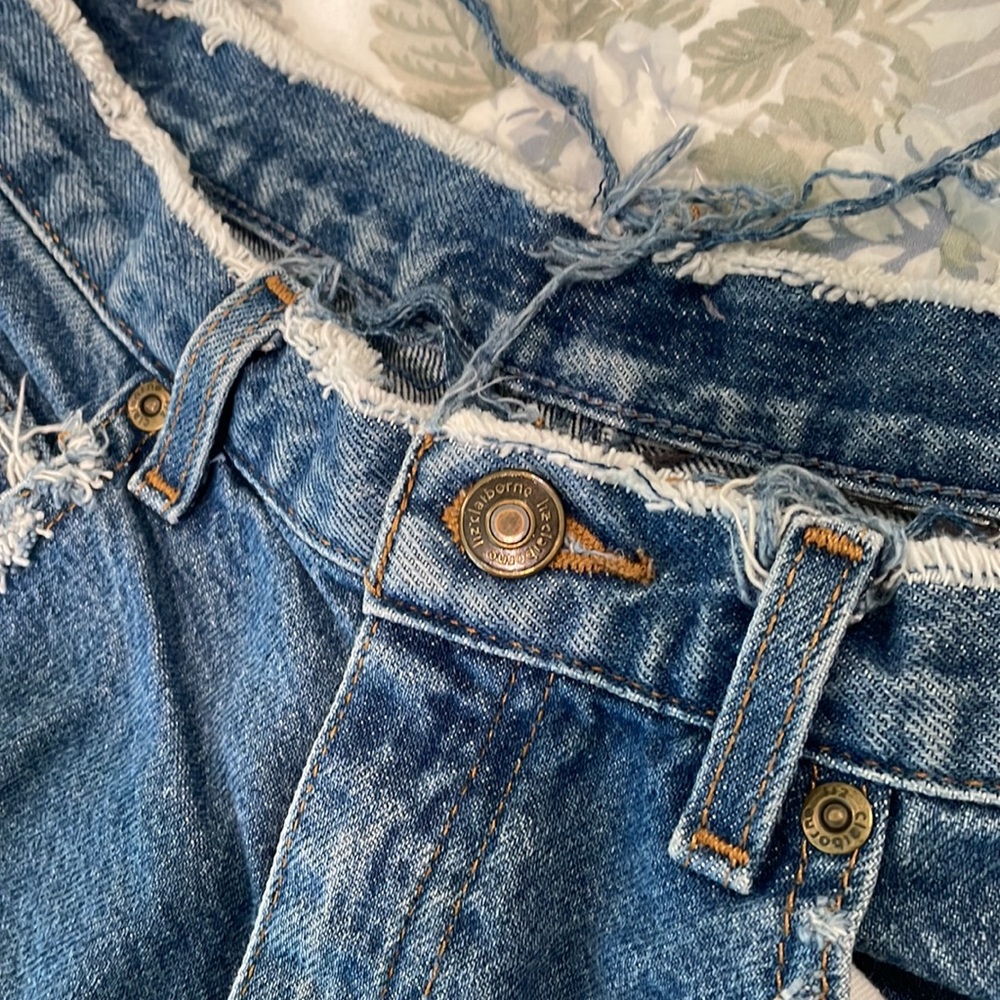 Vintage women's high waisted jean shorts Boho XS - Picture 2 of 4